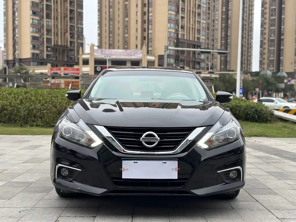 NISSAN TEANA 2017