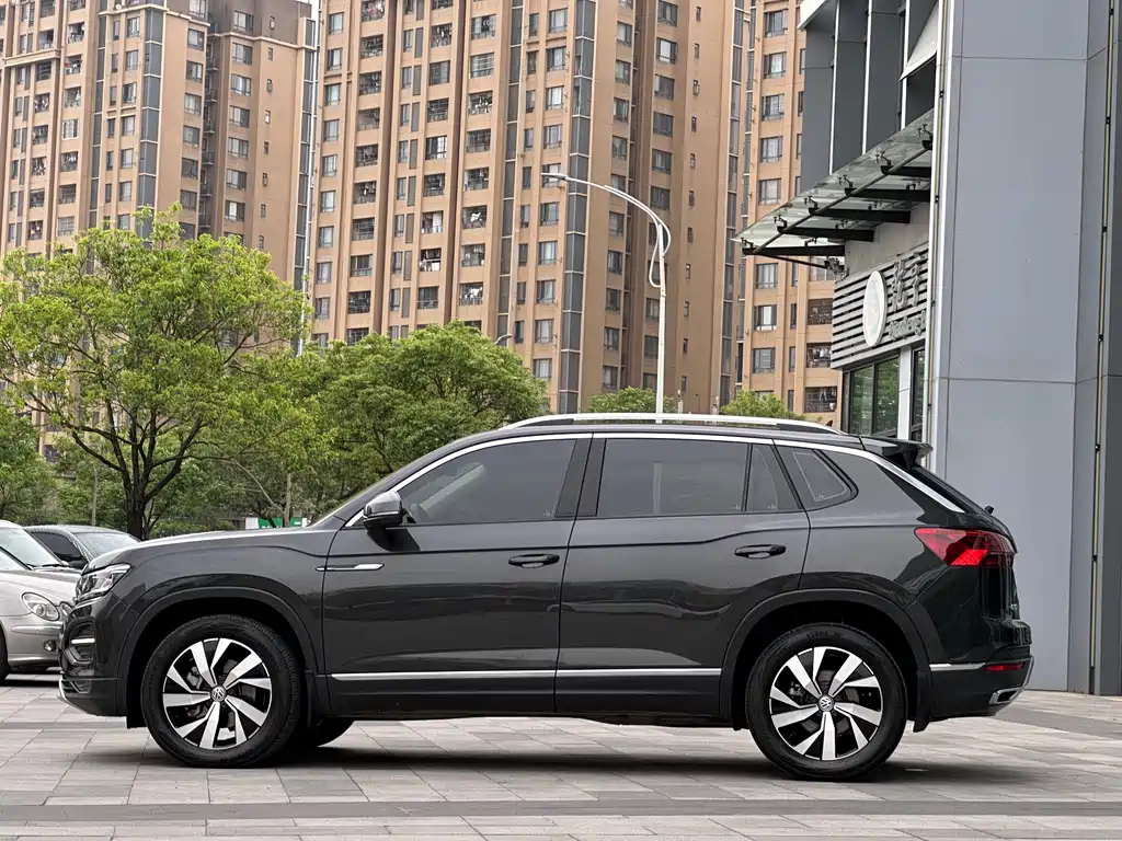 VOLKSWAGEN TAYRON 2021