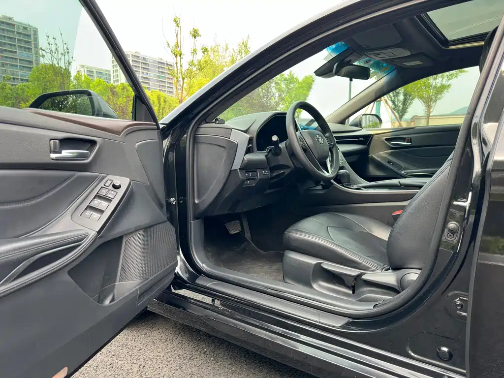 TOYOTA AVALON 2020
