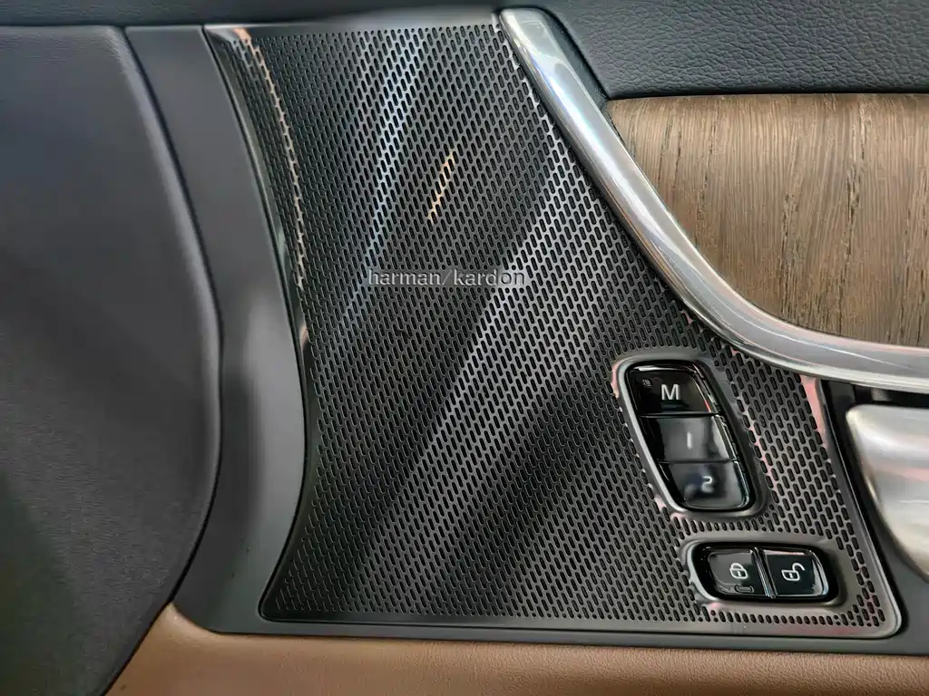 VOLVO S90 2023