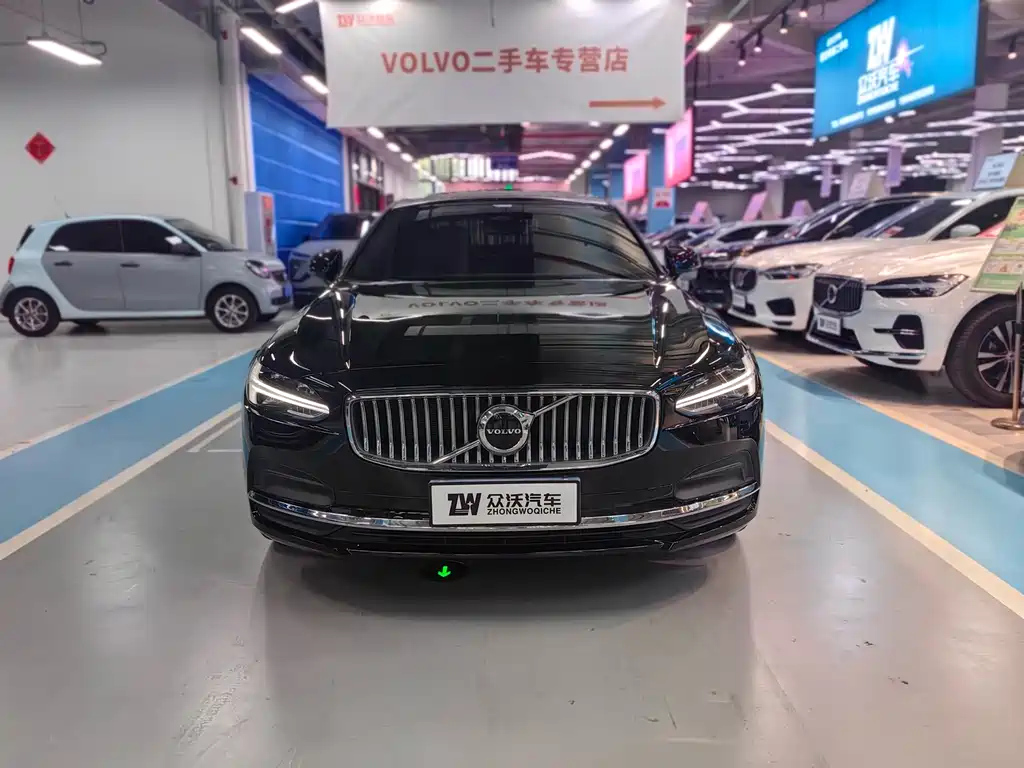 VOLVO S90 2023