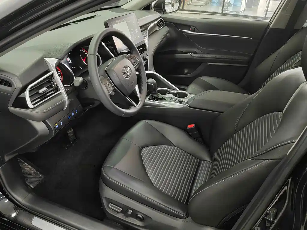 TOYOTA CAMRY 2023