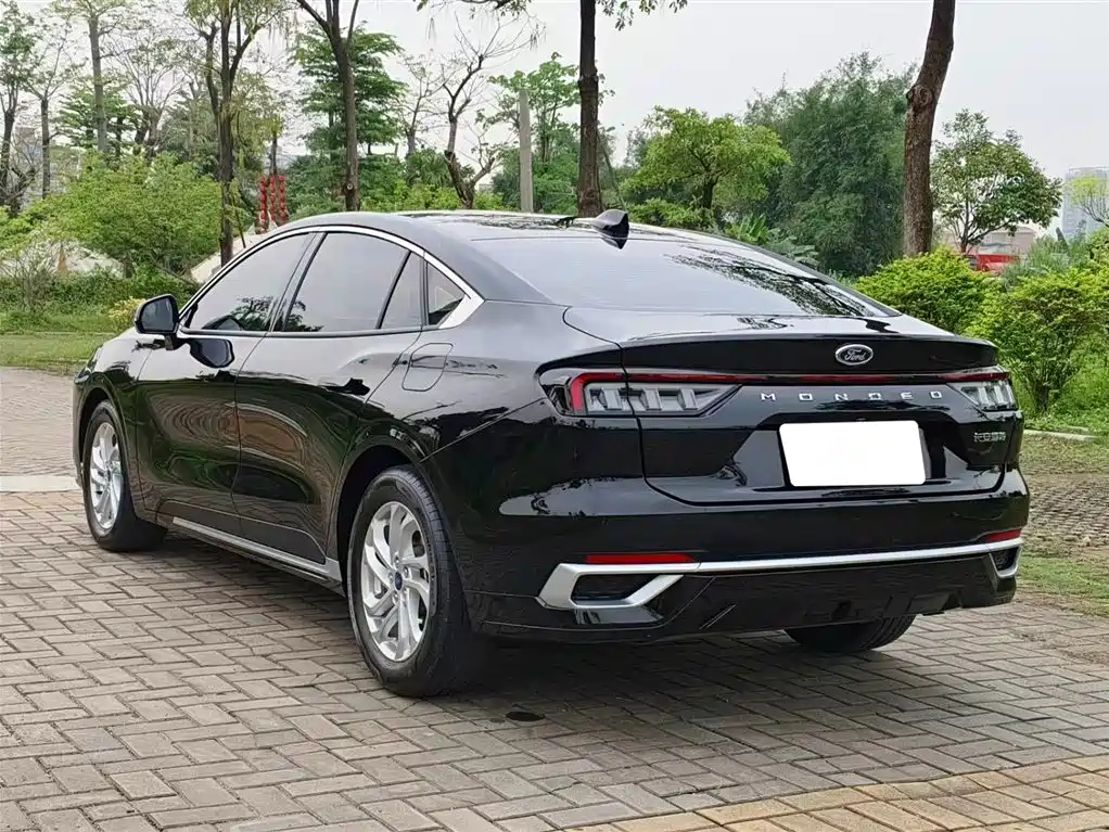 FORD MONDEO 2023