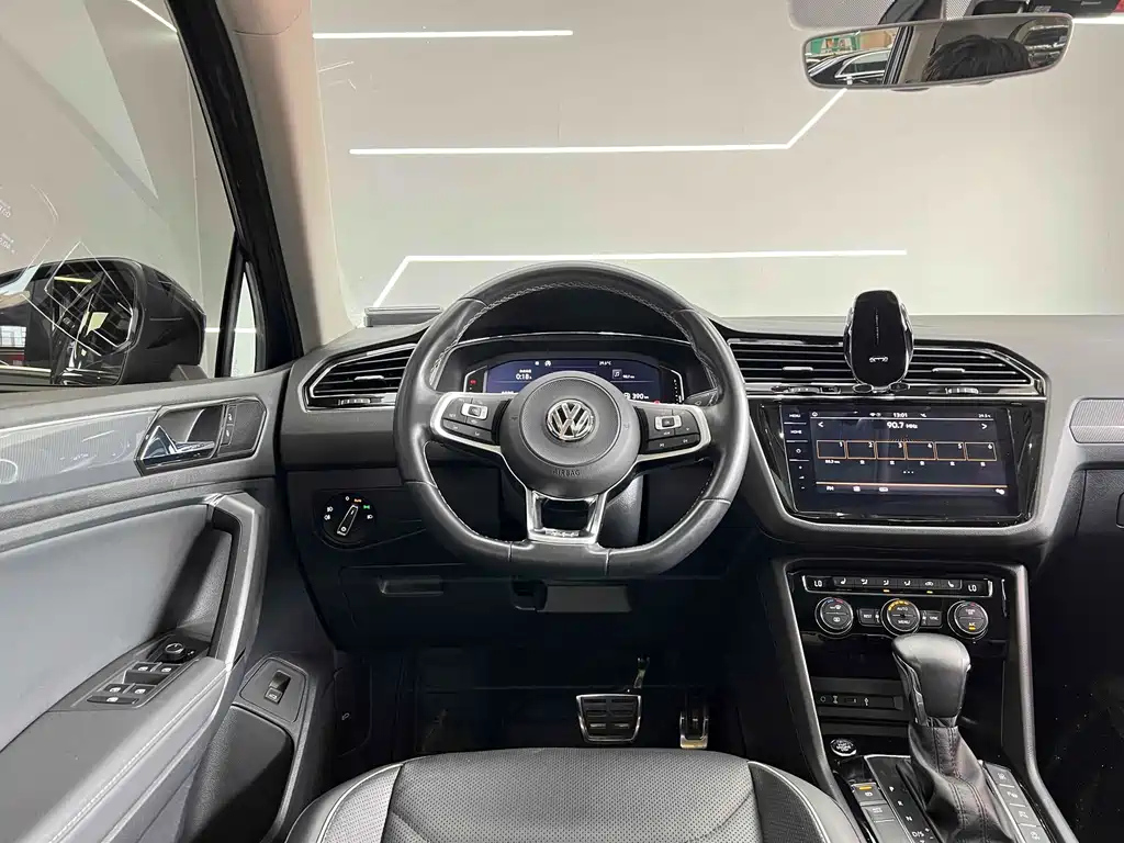 VOLKSWAGEN TIGUAN L 2019