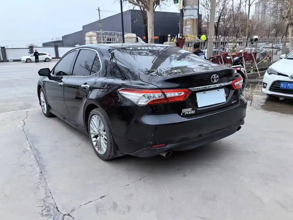 TOYOTA CAMRY 2019