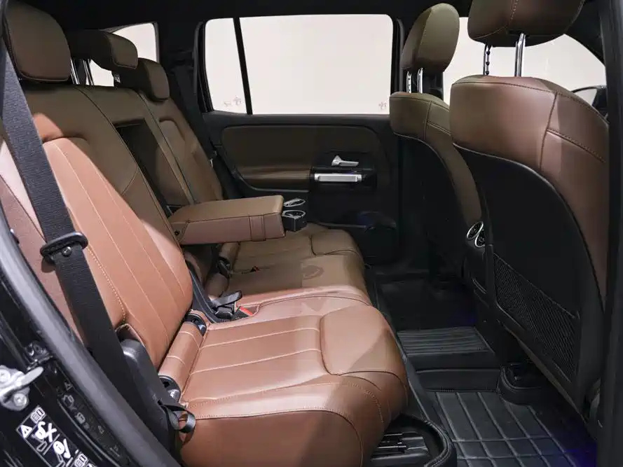 MERCEDES BENZ GLB 2023