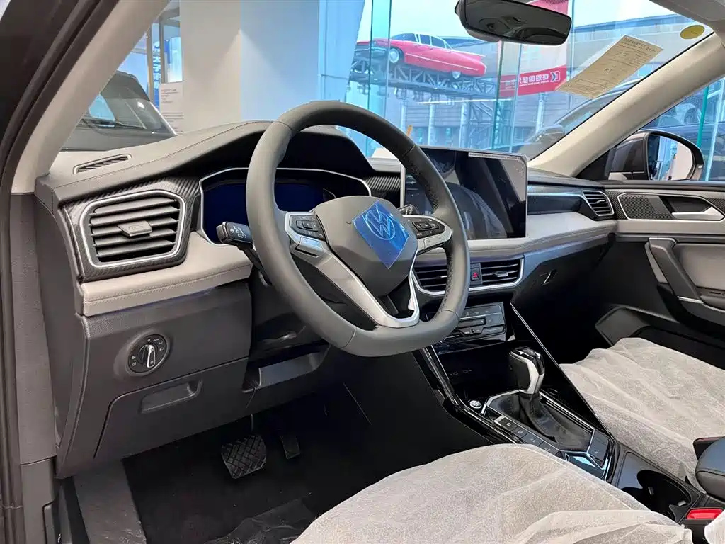 VOLKSWAGEN TAYRON 2023