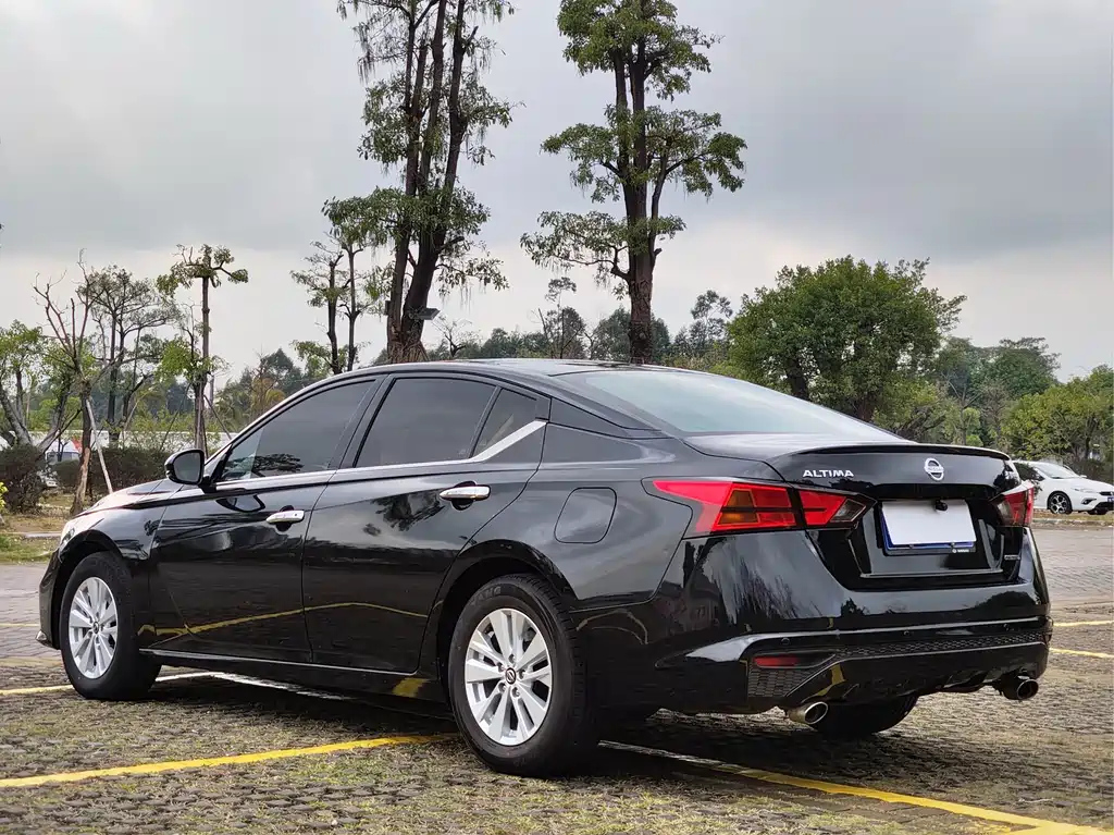 NISSAN TEANA 2020