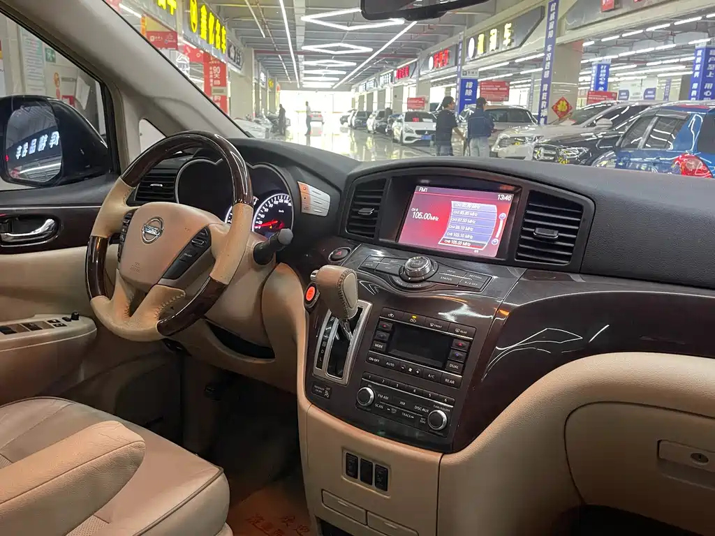 NISSAN QUEST 2016