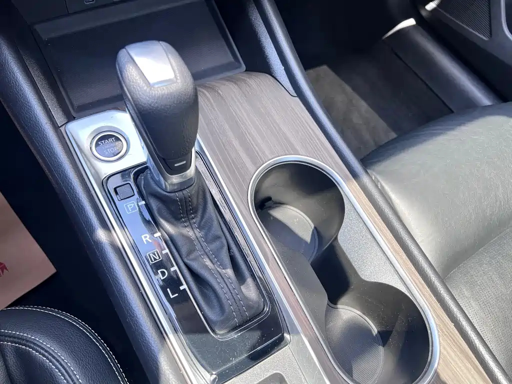 NISSAN TEANA 2021
