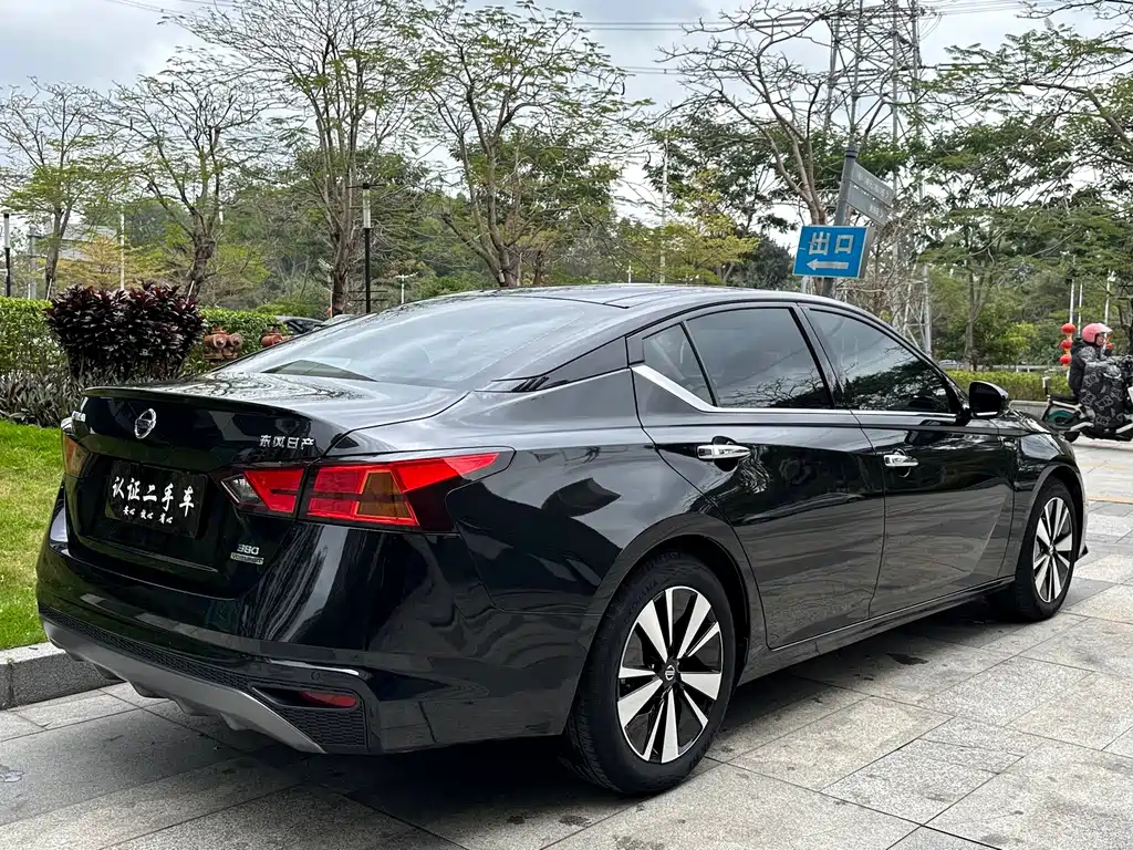 NISSAN TEANA 2022