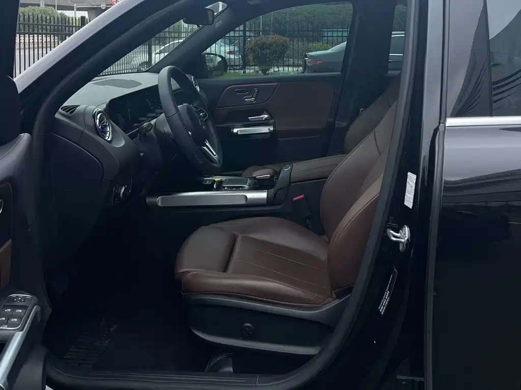 MERCEDES BENZ GLB 2021