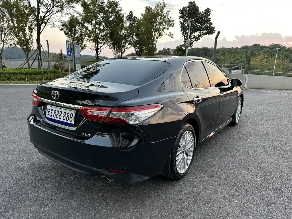 TOYOTA CAMRY 2020