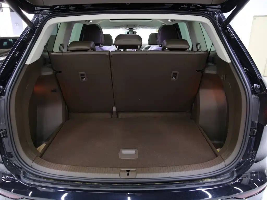 VOLKSWAGEN VILORAN 2024