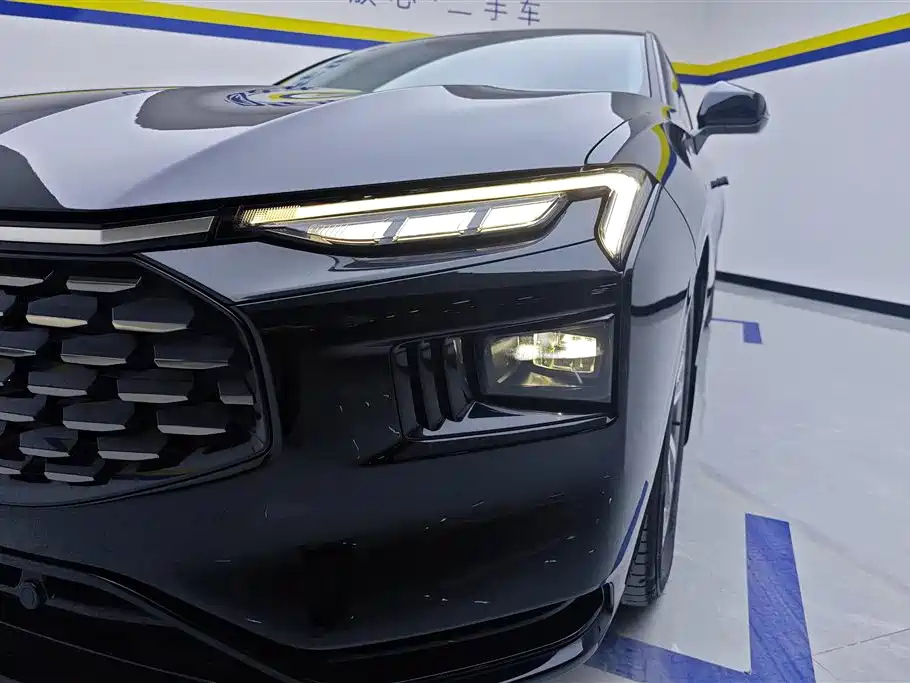 FORD MONDEO 2023