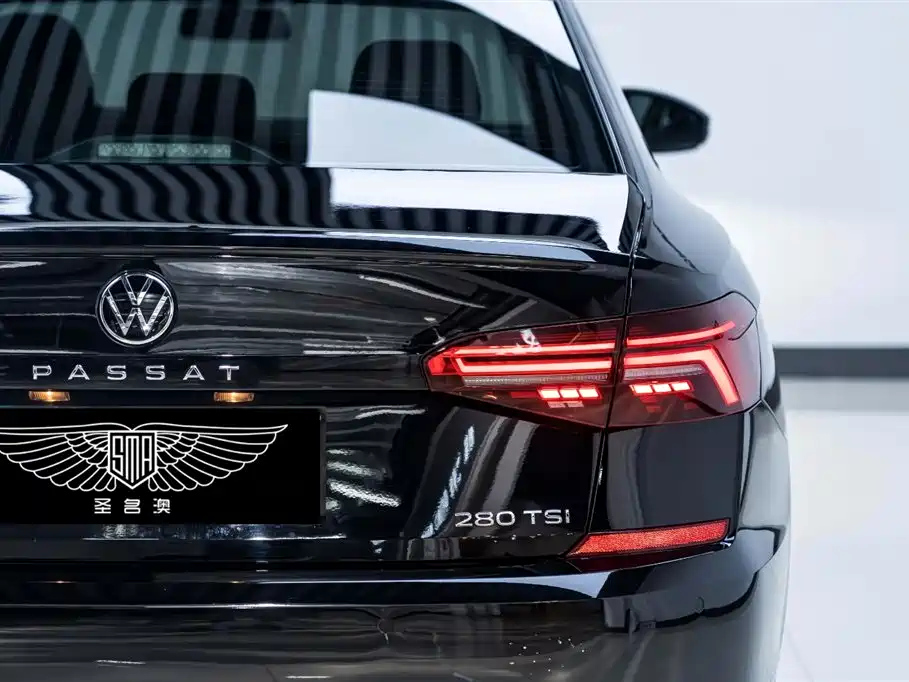 VOLKSWAGEN PASSAT 2022