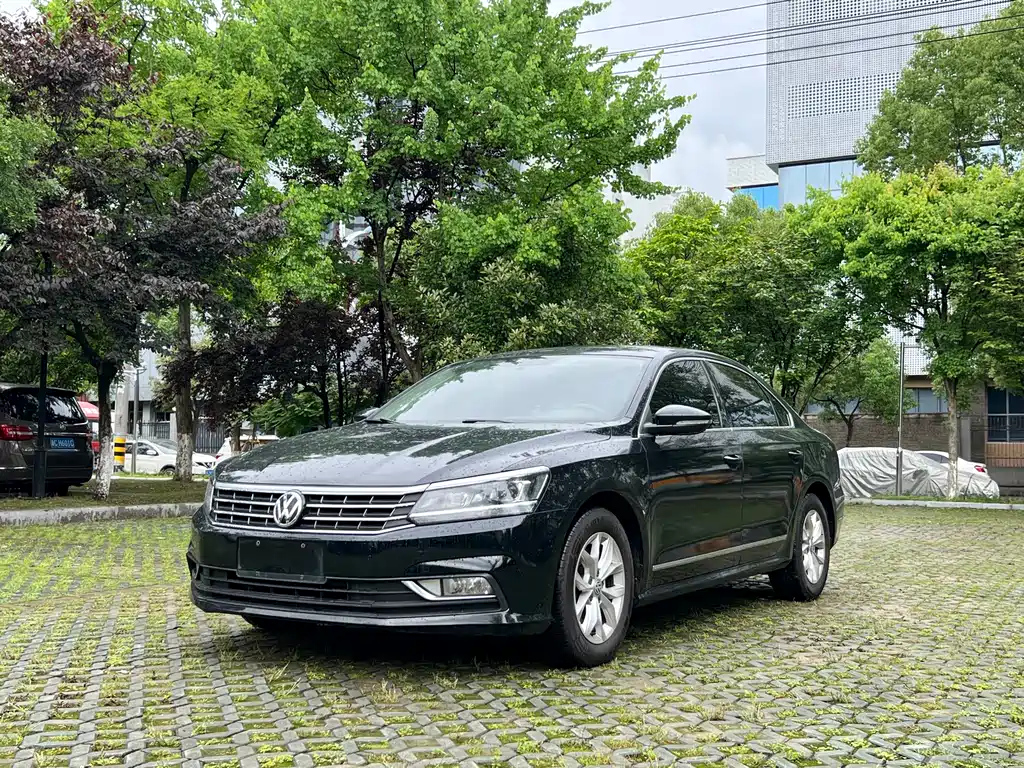 VOLKSWAGEN PASSAT 2019