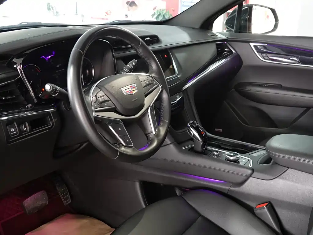 CADILLAC XT5 2021