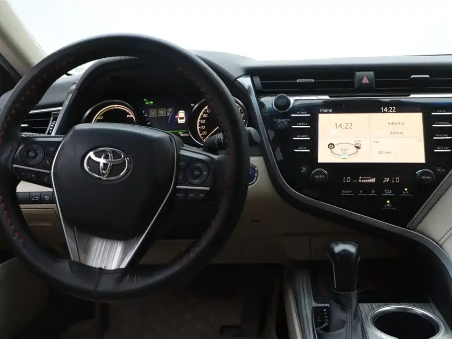 TOYOTA CAMRY 2018
