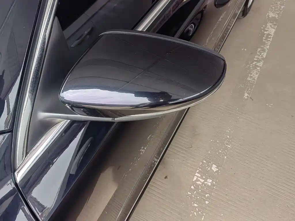 VOLKSWAGEN PASSAT 2012