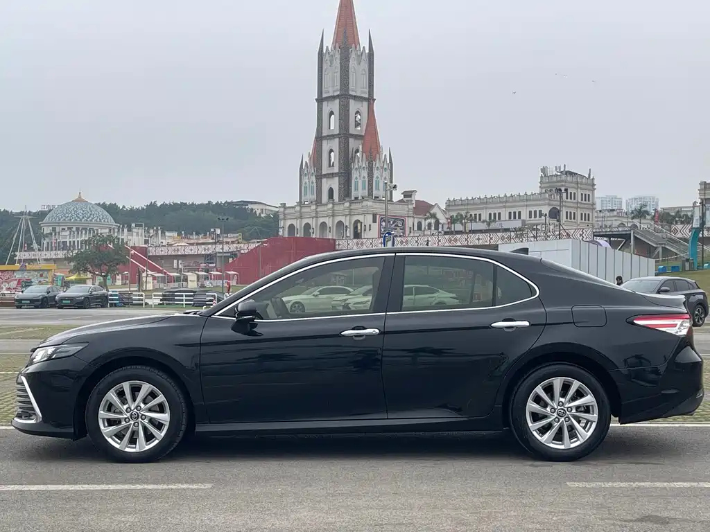 TOYOTA CAMRY 2021