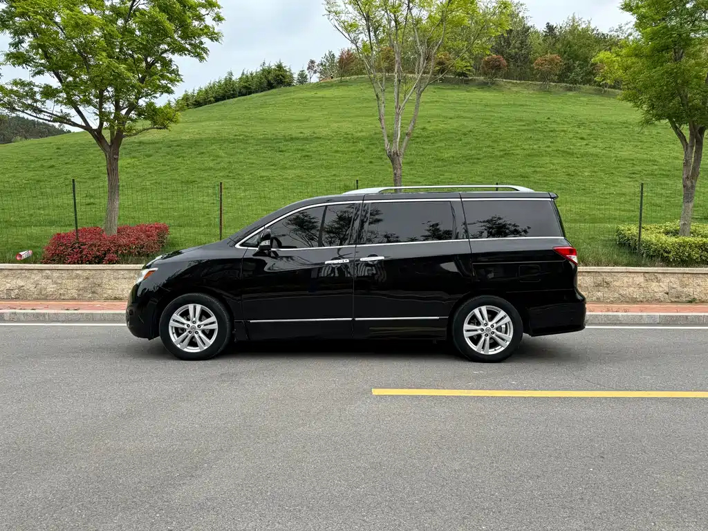 NISSAN QUEST 2014