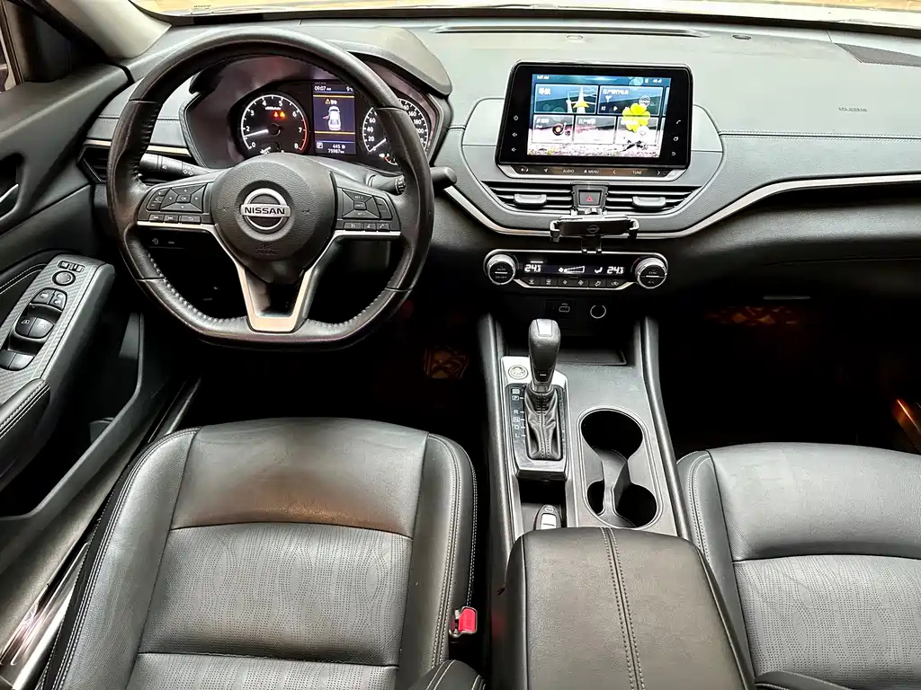 NISSAN TEANA 2020