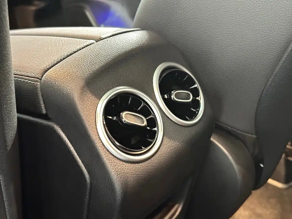MERCEDES BENZ GLB 2023