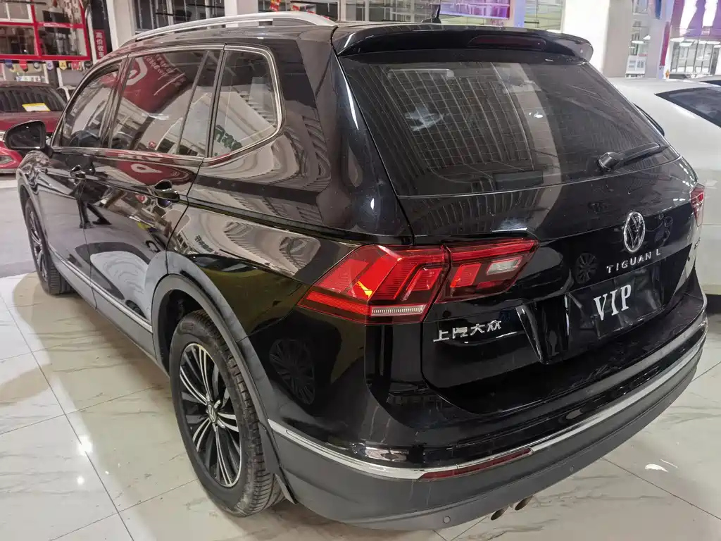 VOLKSWAGEN TIGUAN L 2021