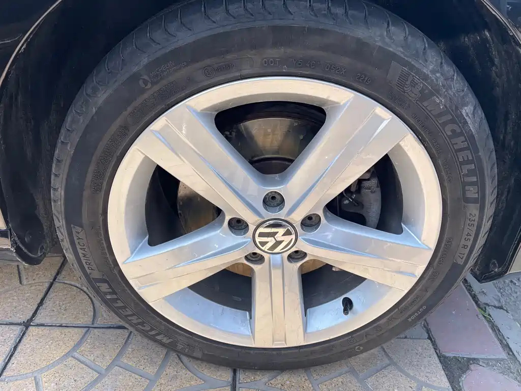 VOLKSWAGEN MAGOTAN 2015