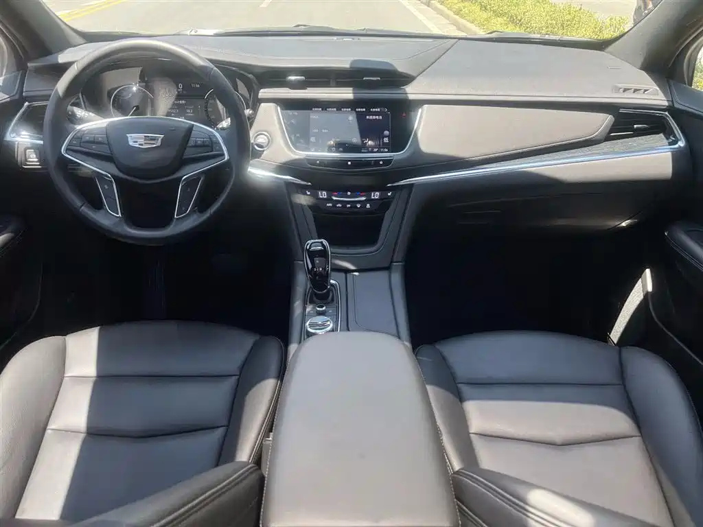 CADILLAC XT5 2021