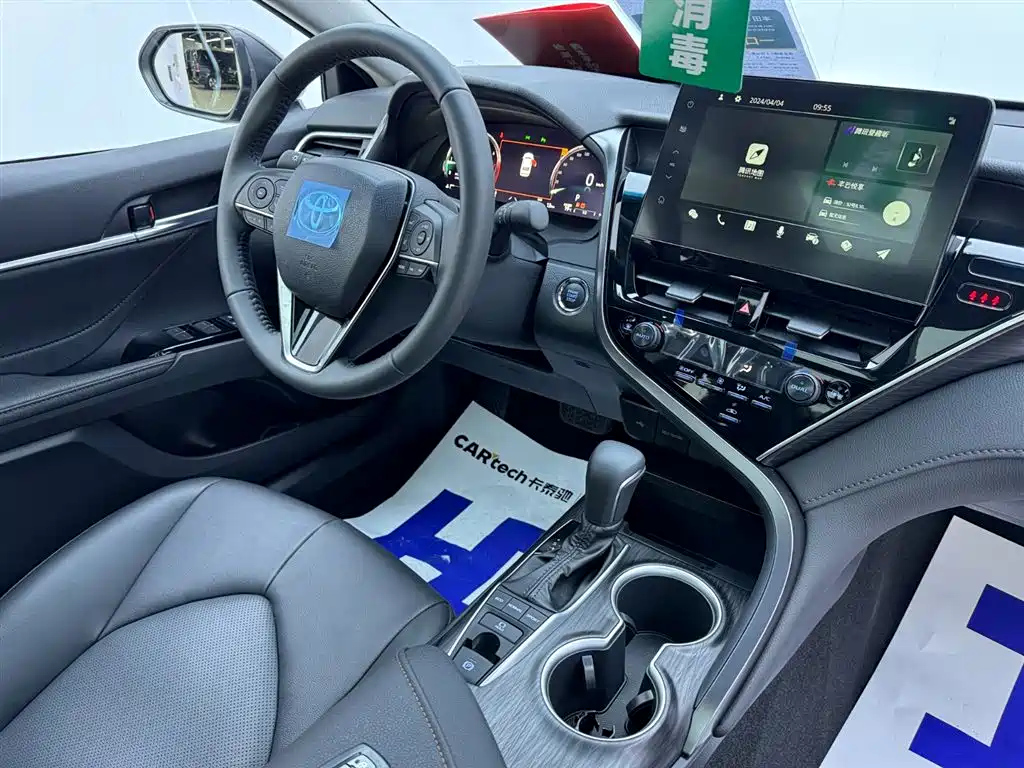 TOYOTA CAMRY 2023