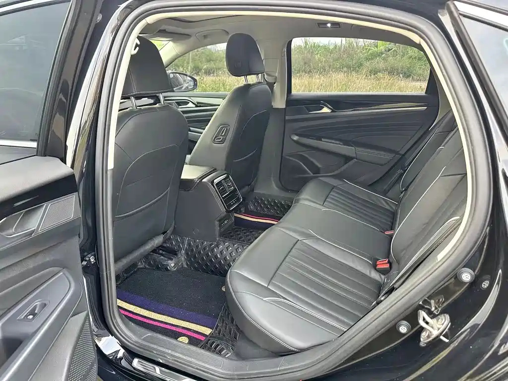 VOLKSWAGEN PASSAT 2022