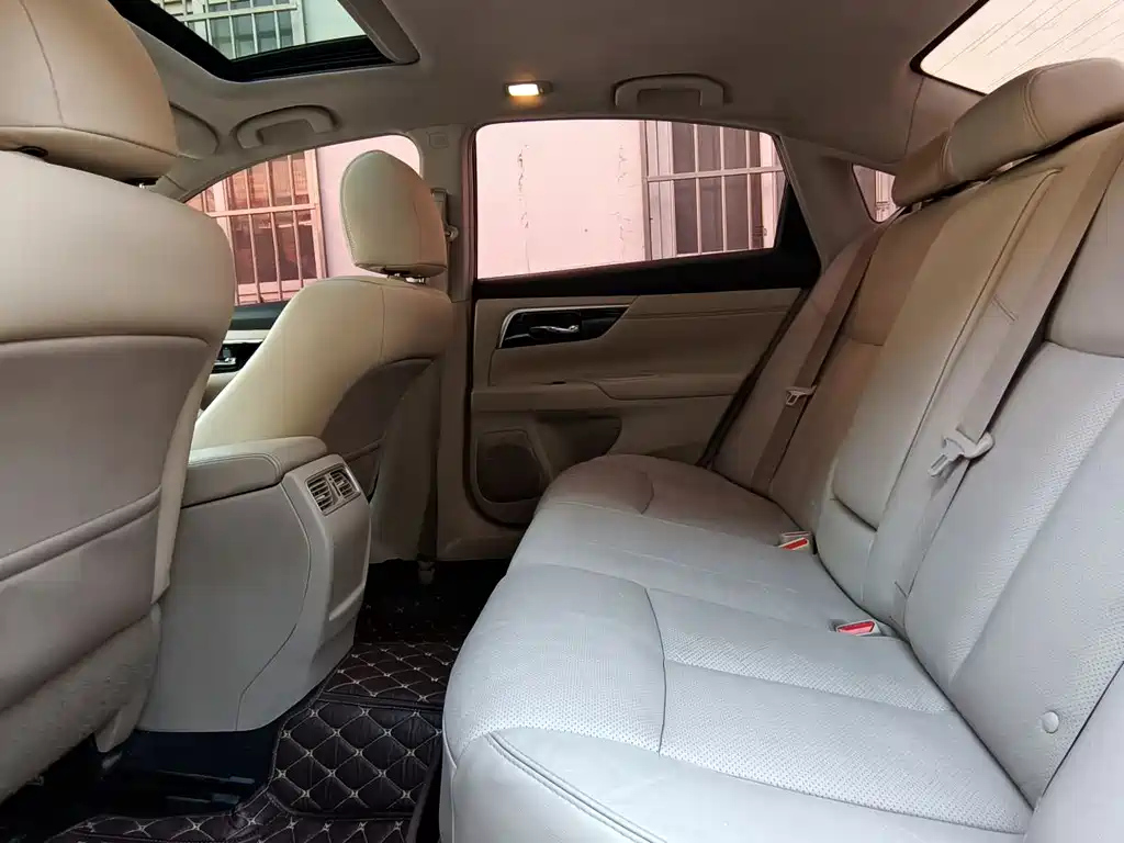 NISSAN TEANA 2018