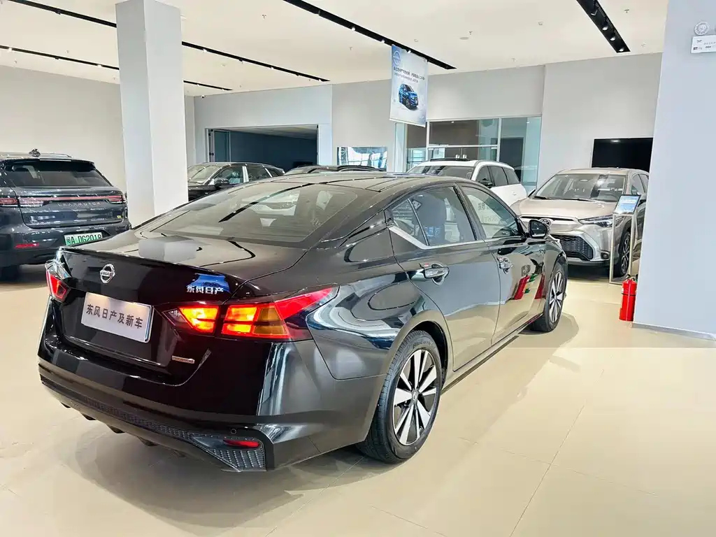 NISSAN TEANA 2022