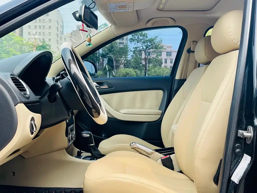 VOLKSWAGEN LAVIDA 2013