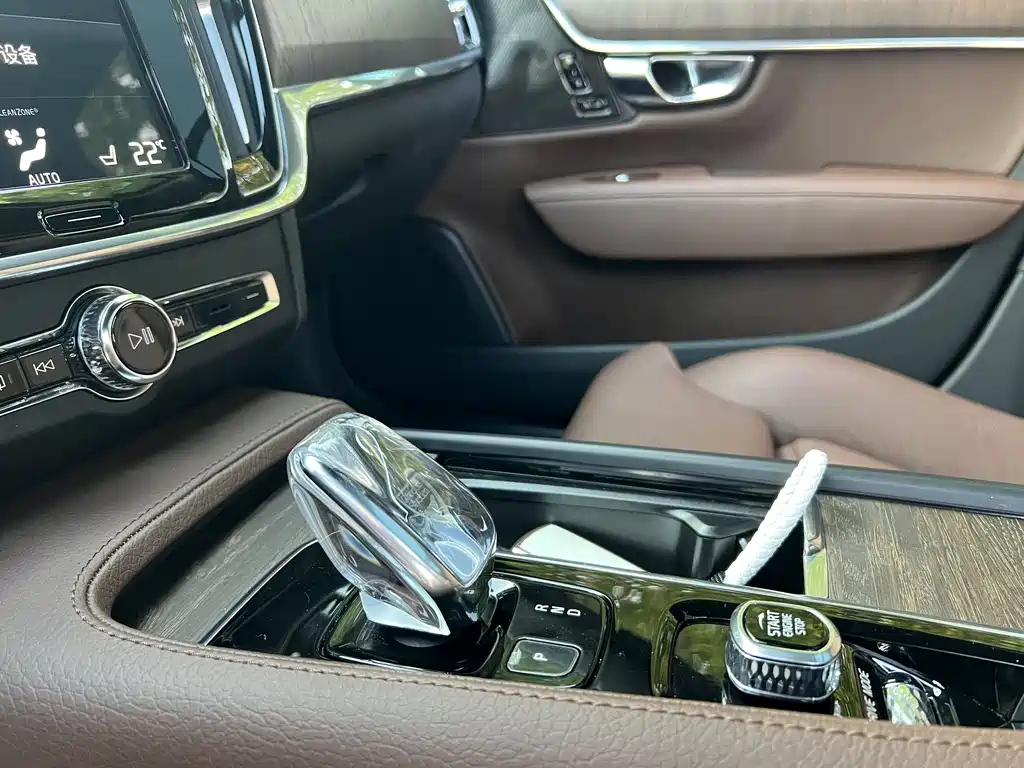 VOLVO S90 2021