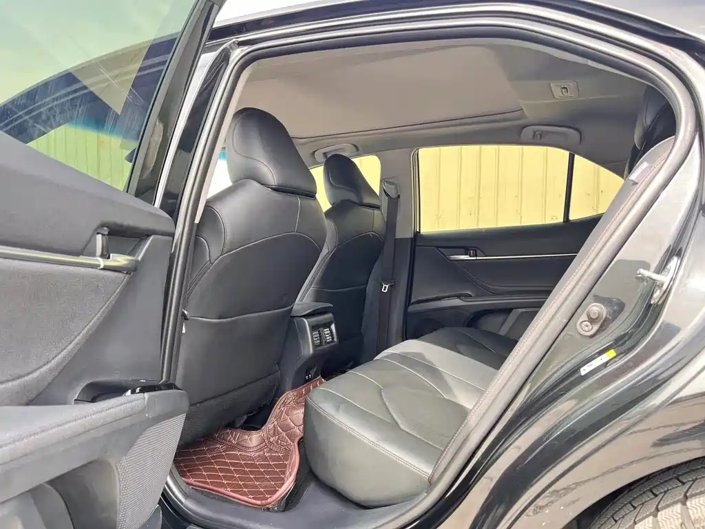 TOYOTA CAMRY 2018