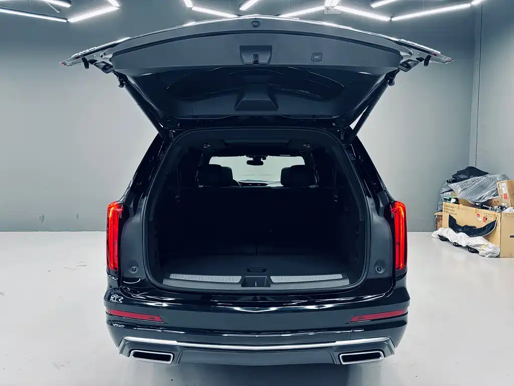 CADILLAC XT6 2021