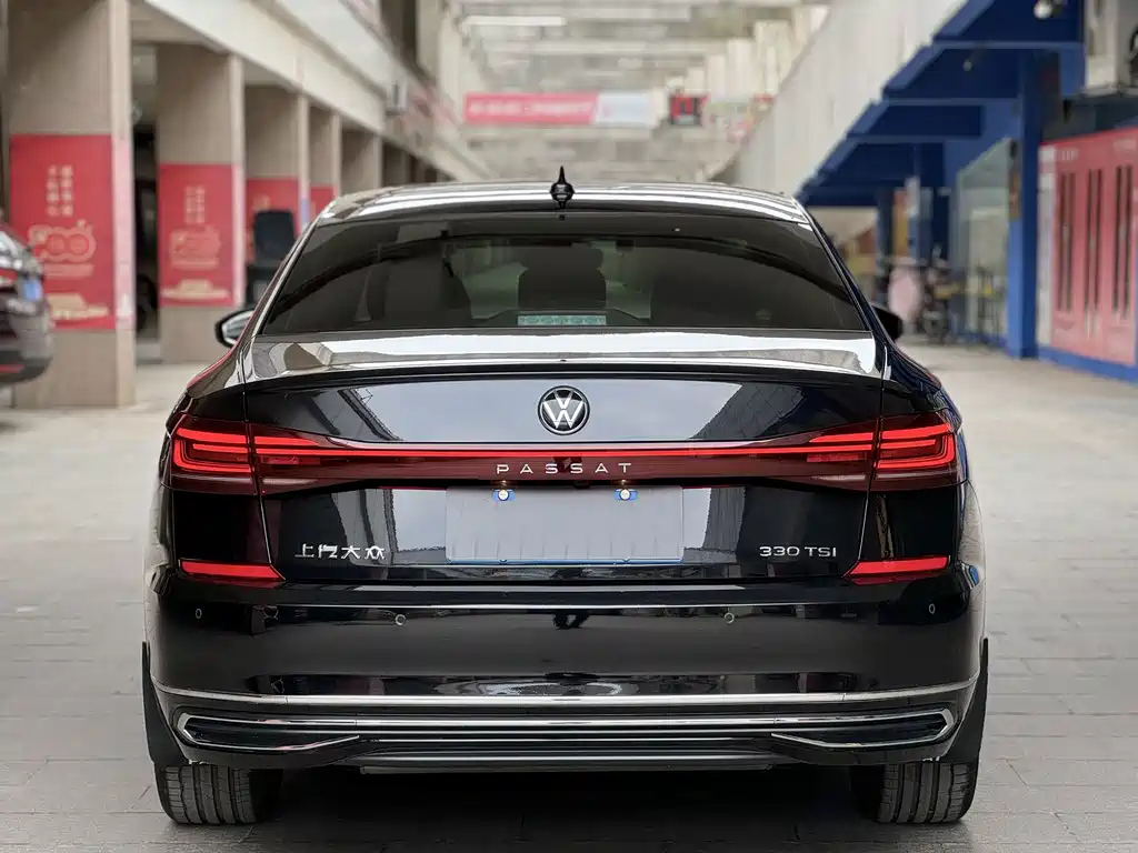 VOLKSWAGEN PASSAT 2023