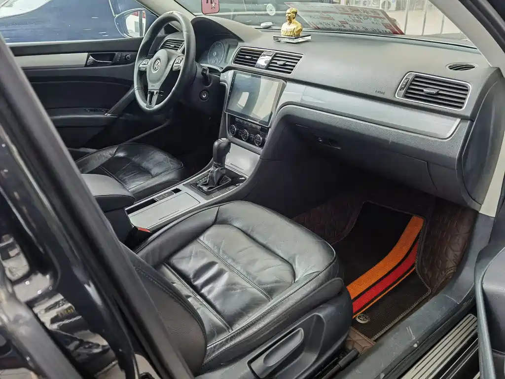 VOLKSWAGEN PASSAT 2014