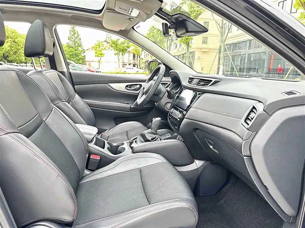NISSAN QASHQAI 2019