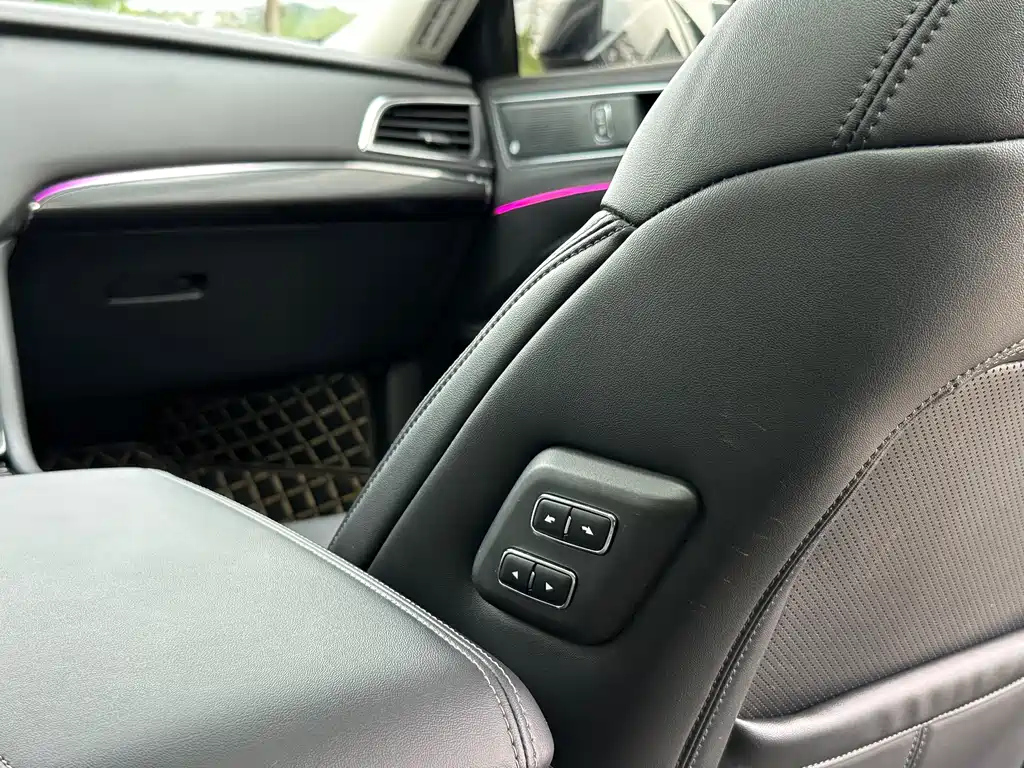 FORD TAURUS 2021