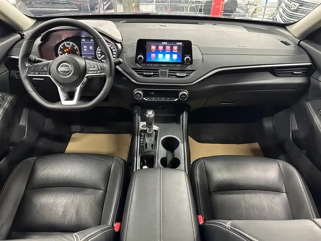 NISSAN TEANA 2019