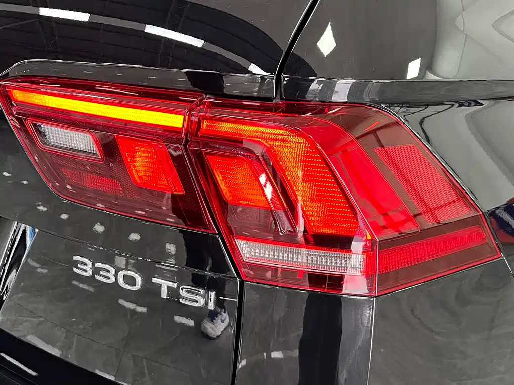 VOLKSWAGEN TIGUAN L 2021