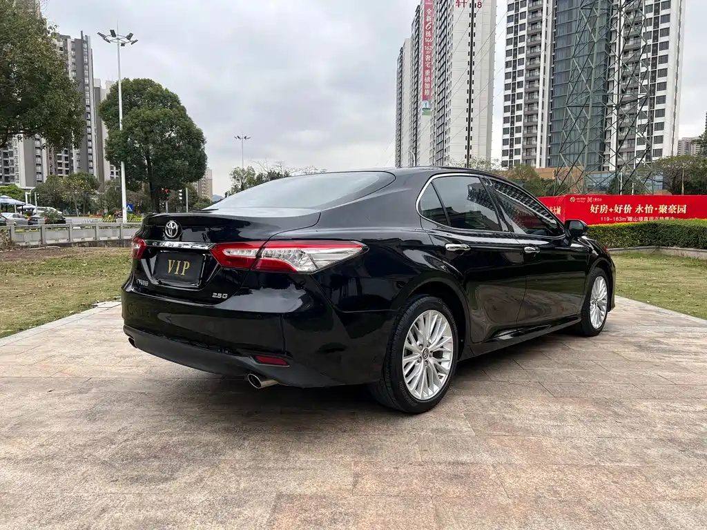 TOYOTA CAMRY 2019