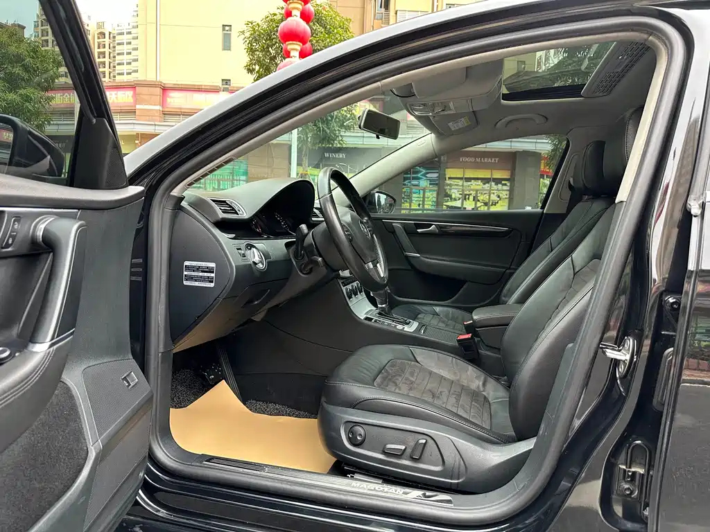 VOLKSWAGEN MAGOTAN 2015