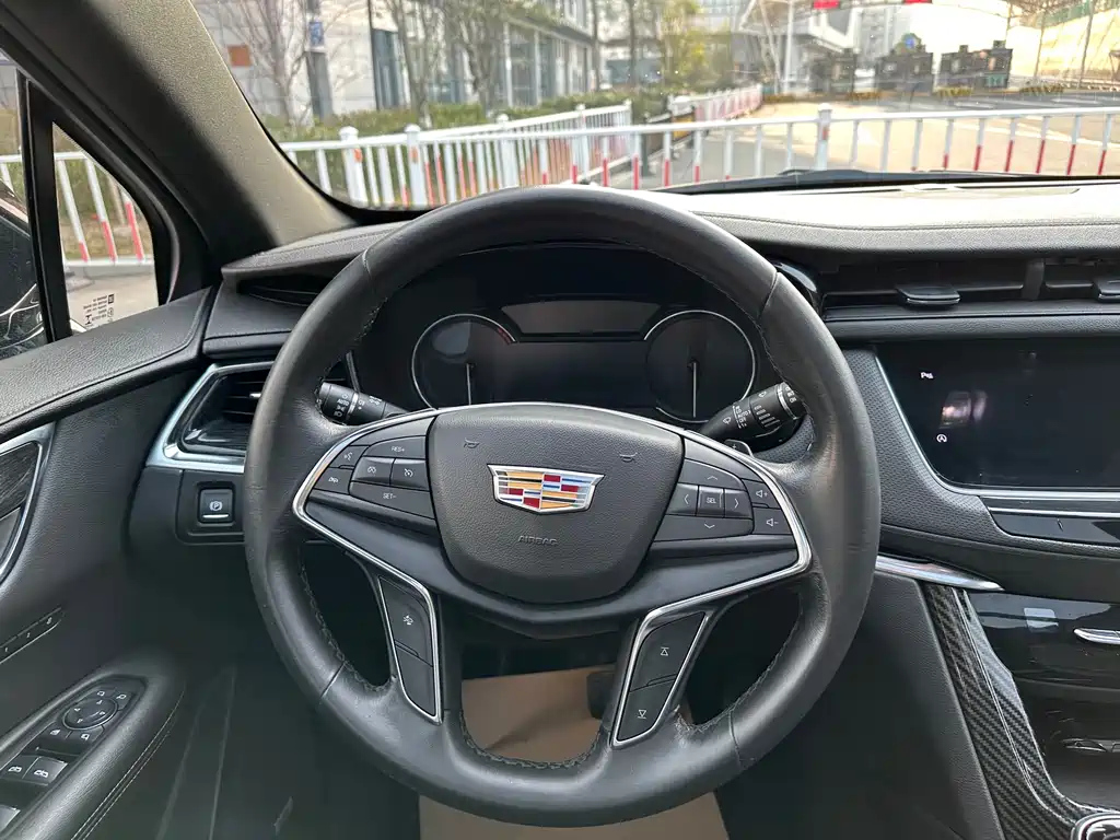 CADILLAC XT5 2020