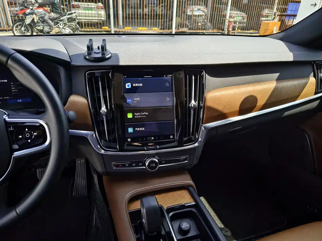 VOLVO S90 2022
