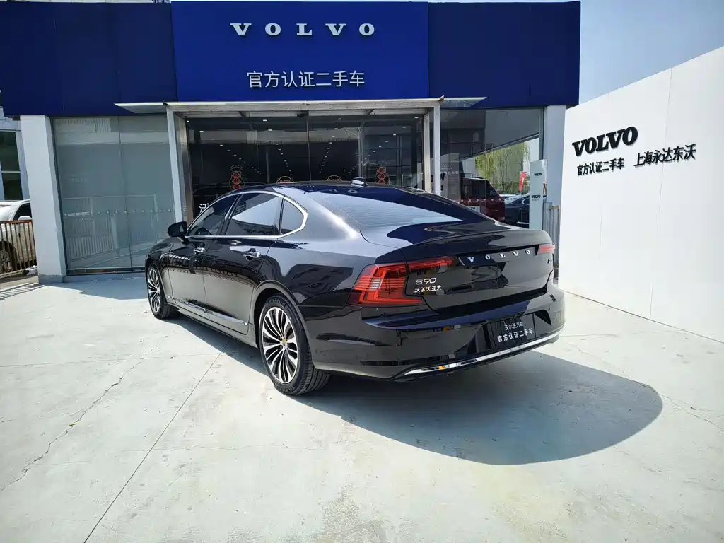 VOLVO S90 2022